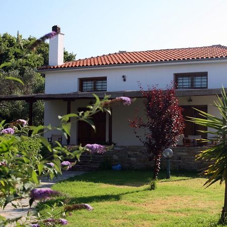 Razi Beach Lefókasztro Kültér fotó