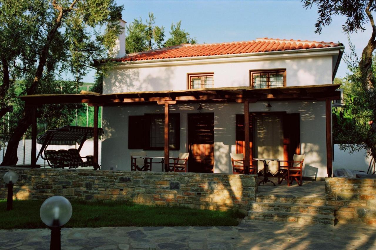 Razi Beach Lefókasztro Kültér fotó