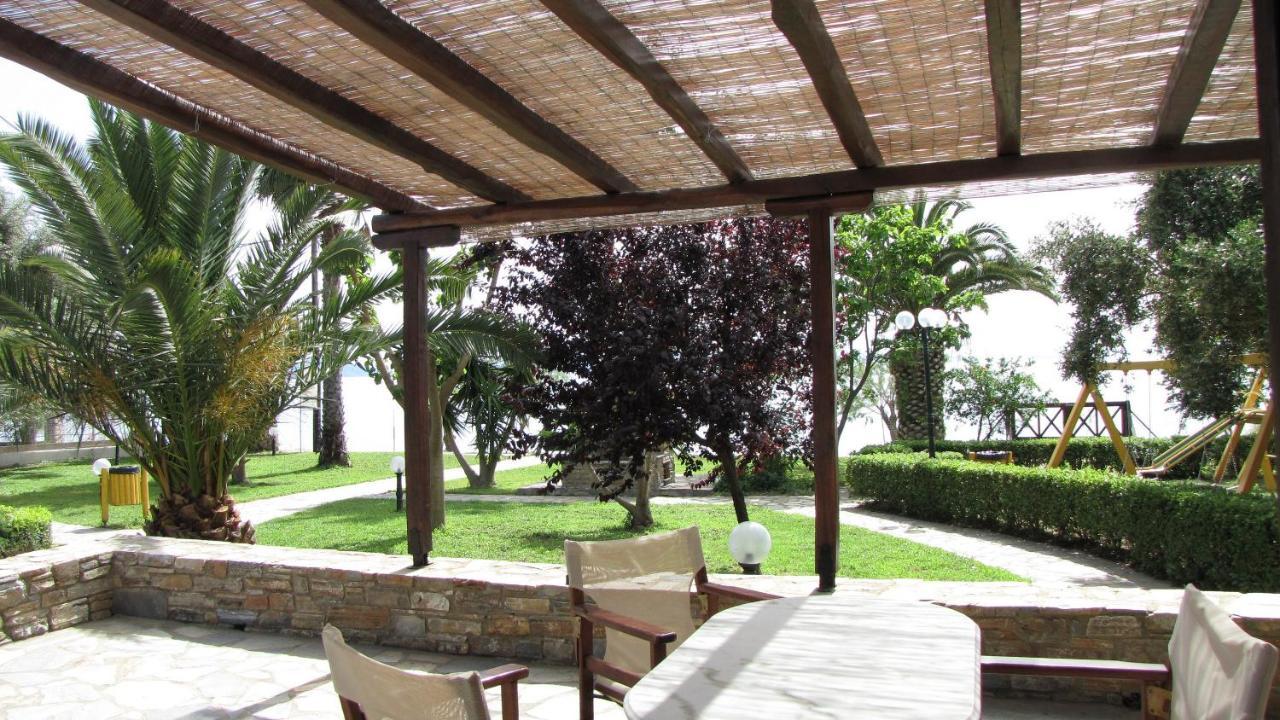 Razi Beach Lefókasztro Kültér fotó