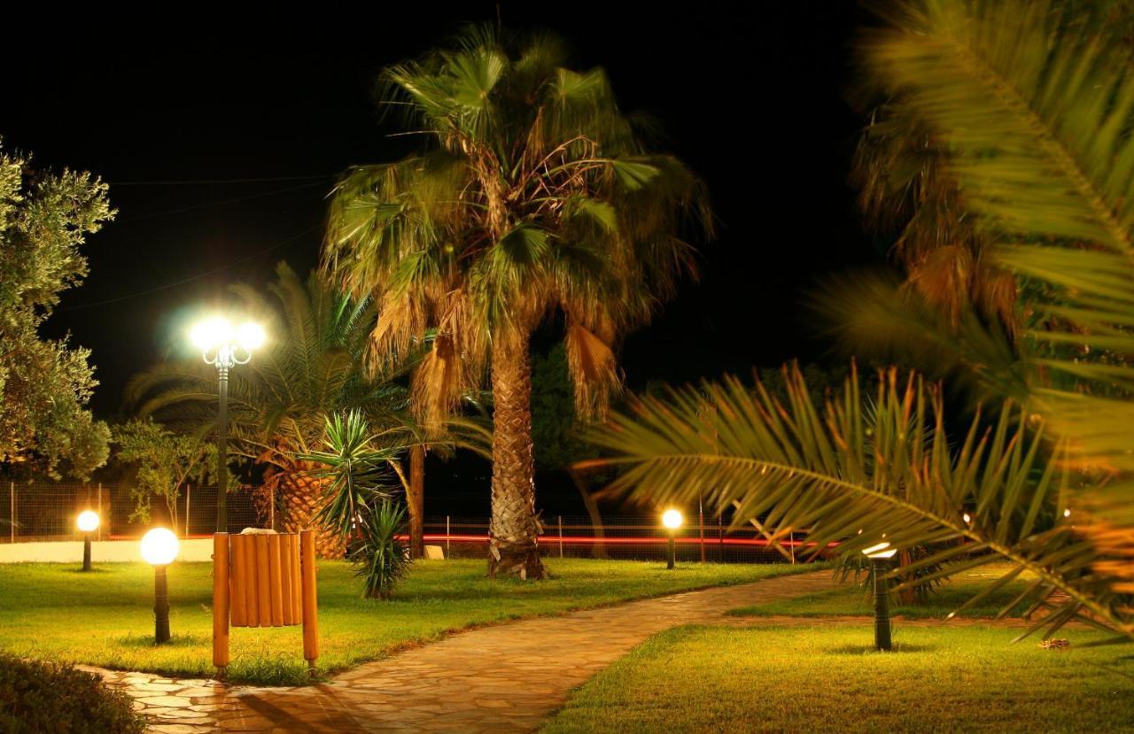 Razi Beach Lefókasztro Kültér fotó