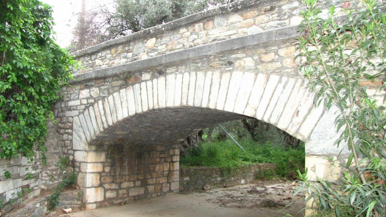 Razi Beach Lefókasztro Kültér fotó