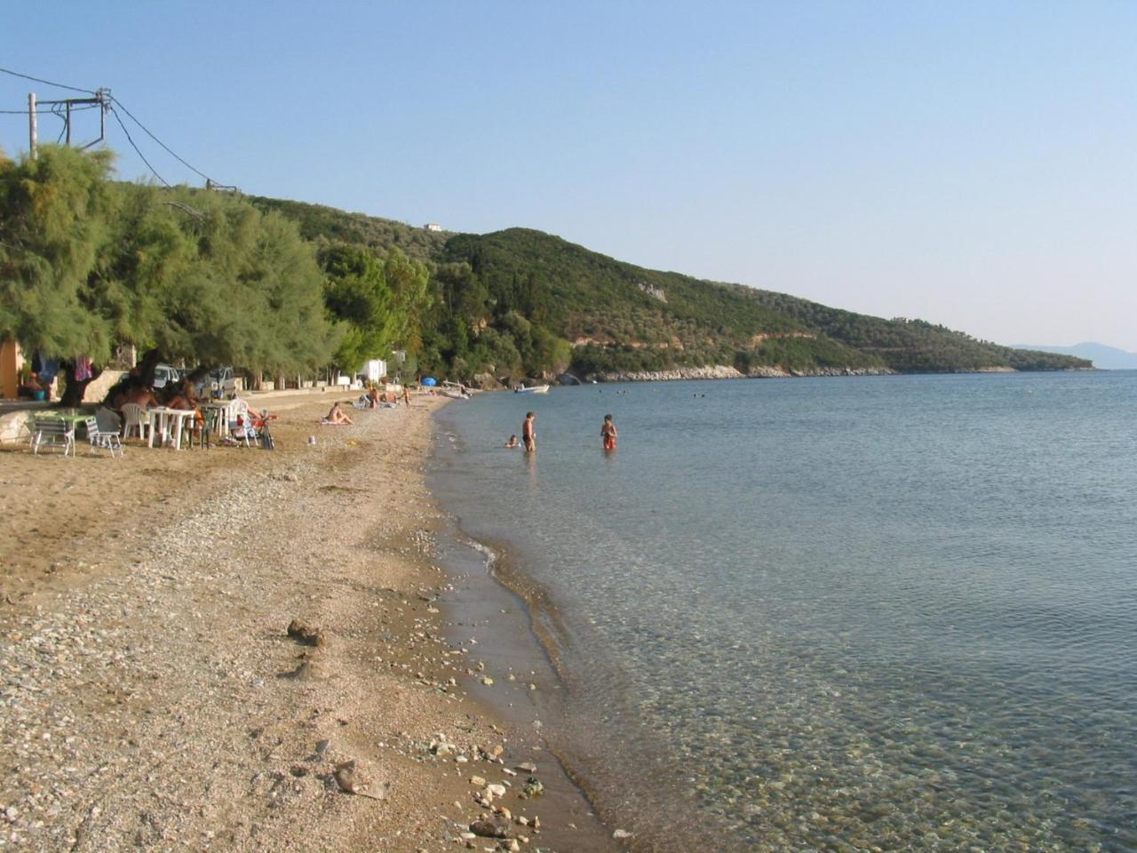 Razi Beach Lefókasztro Kültér fotó