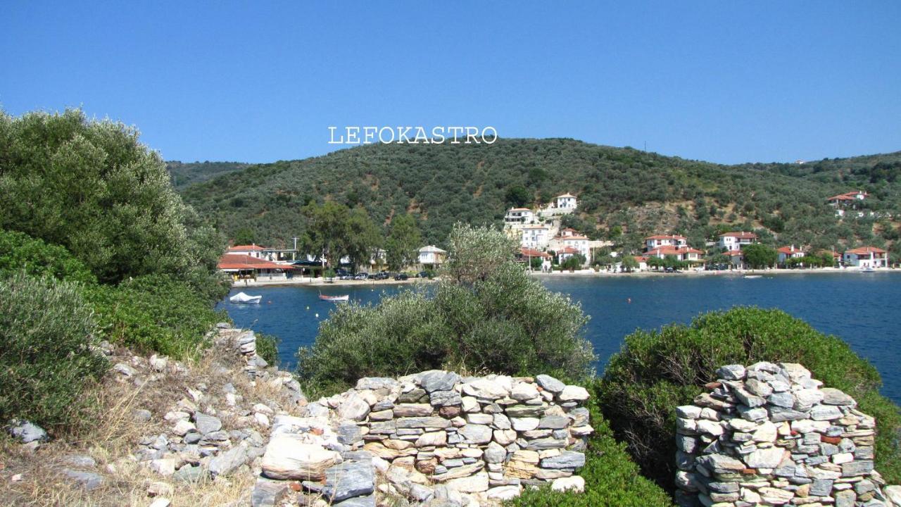Razi Beach Lefókasztro Kültér fotó