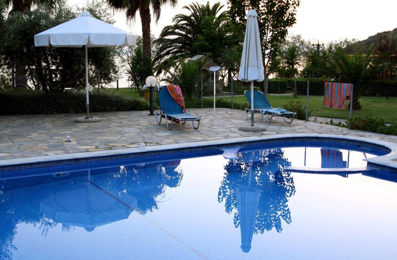 Razi Beach Lefókasztro Szoba fotó