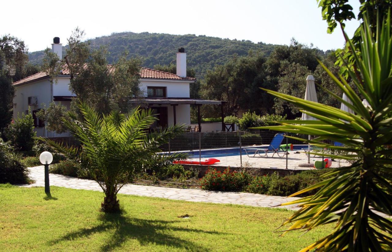Razi Beach Lefókasztro Kültér fotó