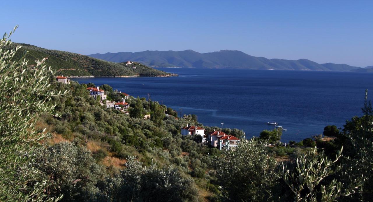 Razi Beach Lefókasztro Kültér fotó